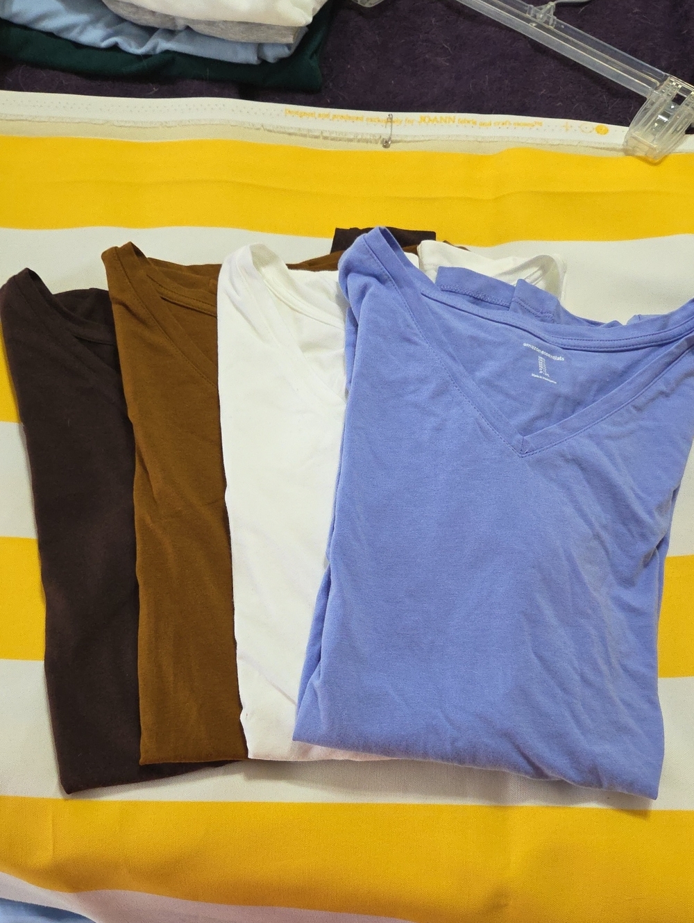 Amazon Essentials Women's 4 Pk V-Neck Tee - Blue, White, Brown, Dark Brown
